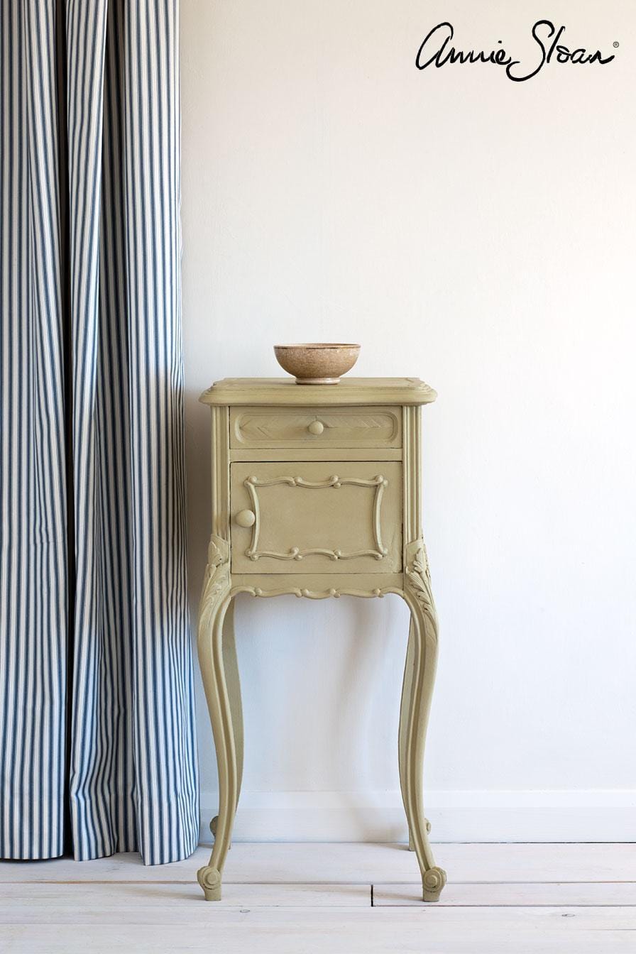 The Owl Box Chalk Paint® by Annie Sloan Versailles